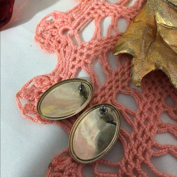 Vintage 80’s Enamel Earrings Gold Metal Base Red Pink Swirls Oval Earrings Post - Picture 12 of 14